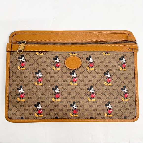 Gucci x Disney GG Supreme Mickey Mouse Pouch🔥🔥😳 - Picture 3 of 16